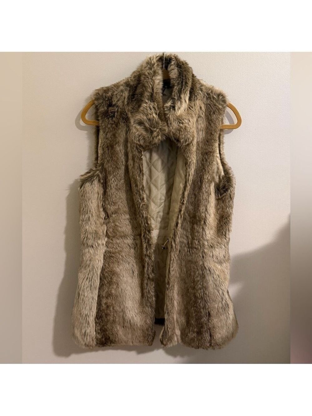 Banana Republic Faux Fur Vest - Picture 3 of 13
